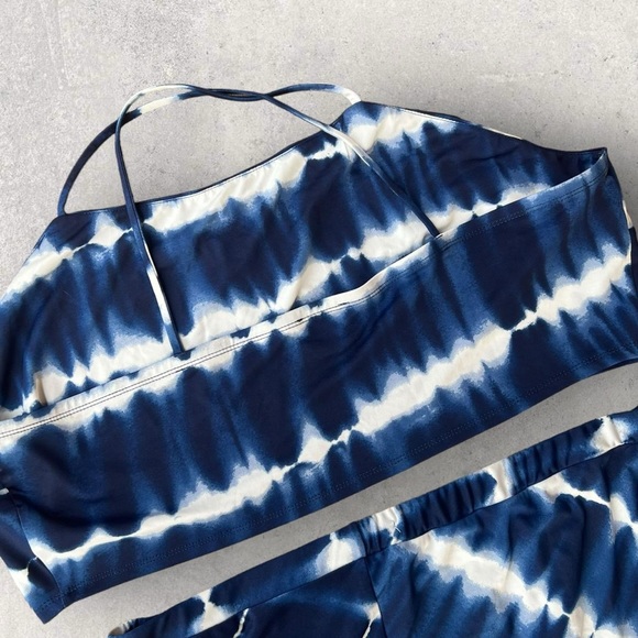 Venus | Two-Piece Set - Picture 5 of 7